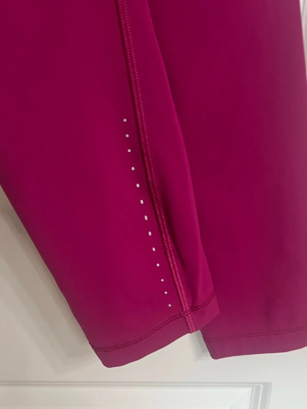 Lululemon 23-inch Swift Speed High-Rise Magenta Size 4